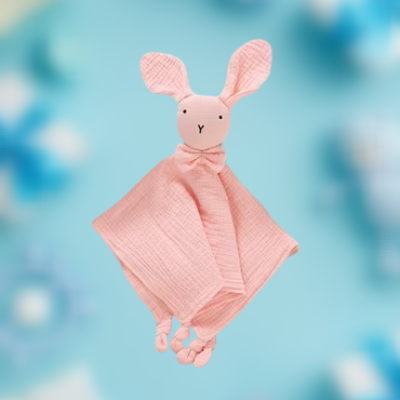 doudou lapin rose fait coton pour respecter la peau sensible du nourrisson