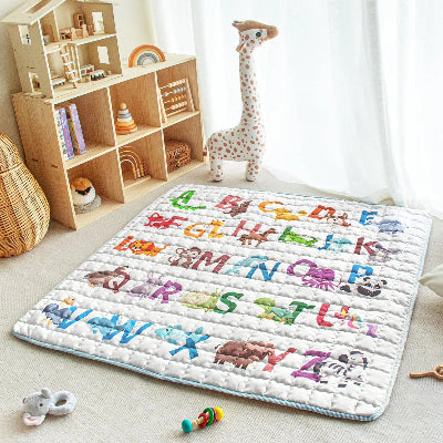 mousse tapis bebe doux et confortable qui épouse gracieusement la déco de la chanbre de bébé.