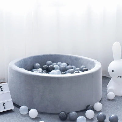 Piscine a balle pour bebe decor gris blanc