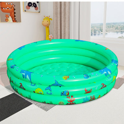 Piscine bebe dans le coin réservé aux activités d'éveil