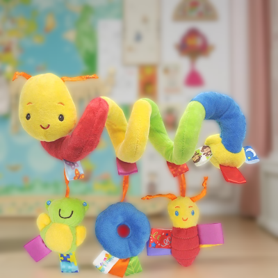 Spirale d'activité bébé Variante Chenille et hochets suspendus pour le développement cognitive.