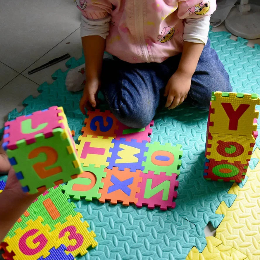 tapis mousse pour bebe, accessoire d'eveil et de développement sensoriel