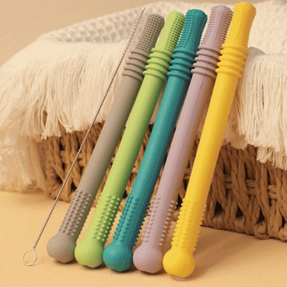 Anneau dentition bébé en tige en action