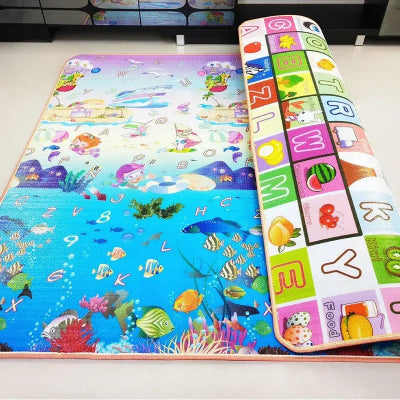 Tapis de motricité bébé, une vue sous-marine