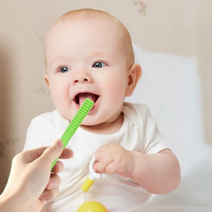 Anneau dentition bébé dans la bouche et stimuler la sensation du soulagement