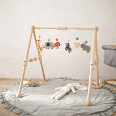 Arche bebe dans dans un scenario simple pour un éveil motrice effectif