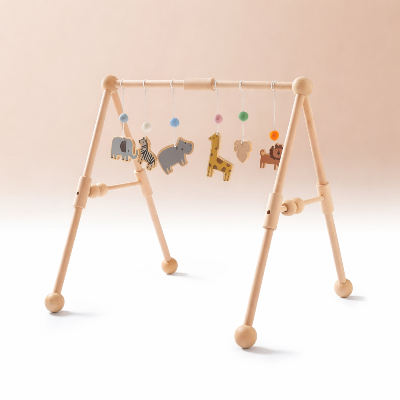 Arche bebe avec des pendentifs animaux de la prairie