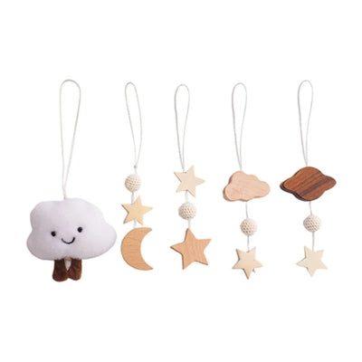 le pendentif nuage et étoiles pour l'Arche d'éveil 