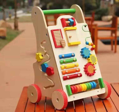 Chariot de marche bébé avec engrenages et xylophone 