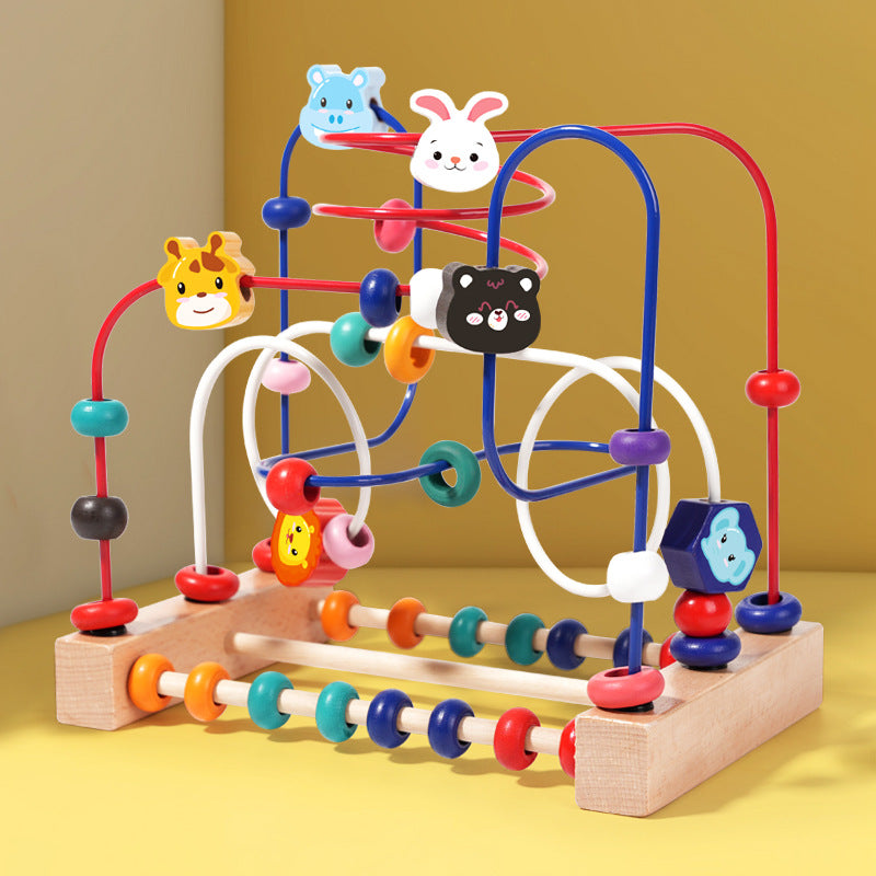Cube d'activité bébé aux personnages colorés 