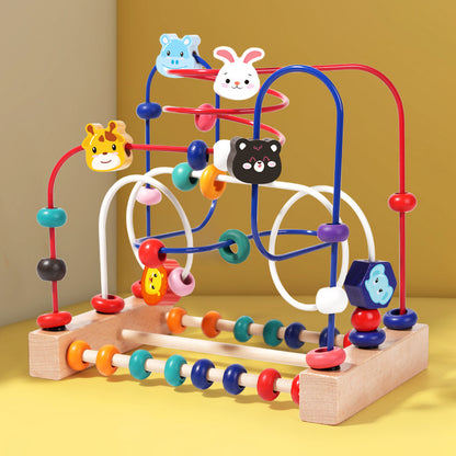 Cube d'activité bébé aux personnages colorés 