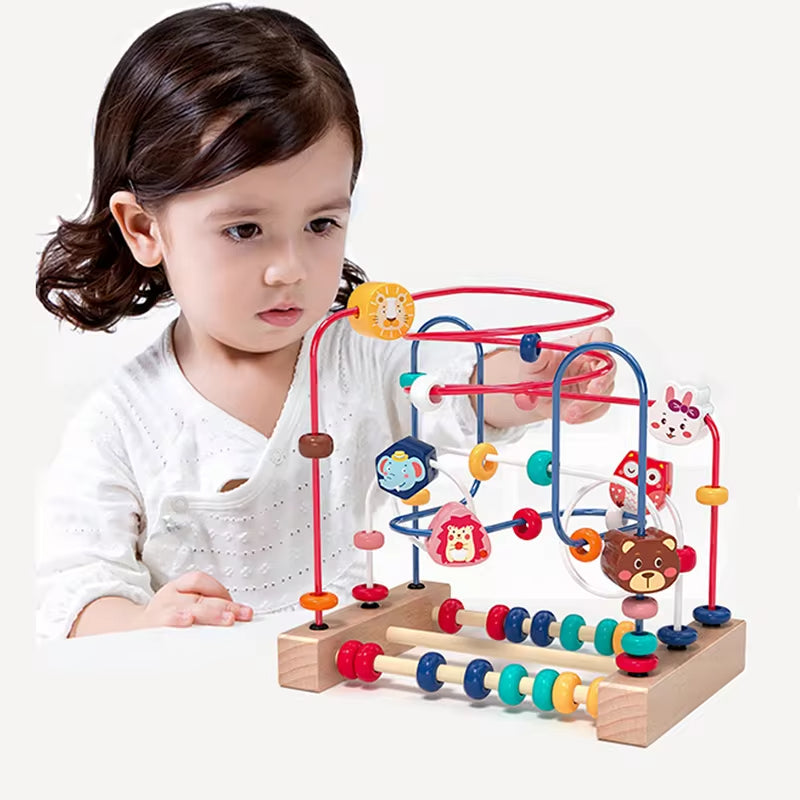 Cube d'activité bébé coloré et fin pour le désire d'explorer