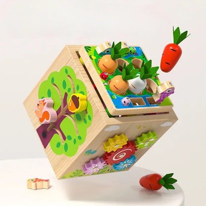 Cube d'activité bébé solide fait de bois noble