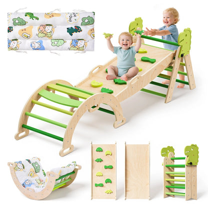 Grimper avec succès sur parcours motricité bébé bois