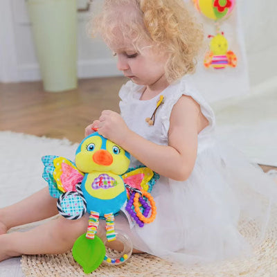 Hochet bébé stimule une activité d'éveil au calme.