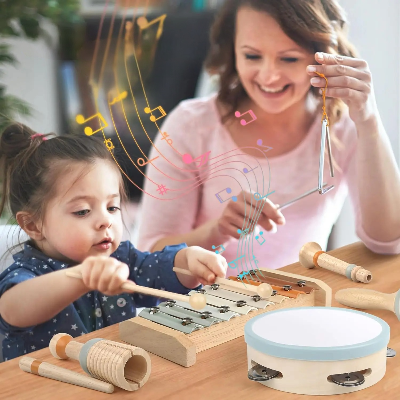 La complicité mère-fille lors des moments d'éveil avec notre hochet bebe.