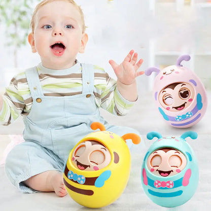 Jeu d'imitation avec le rouleau d'activité bébé