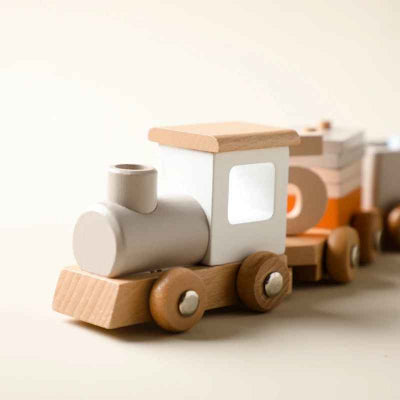 Jouets bois bebe, une locomotive qui tire les wagons 