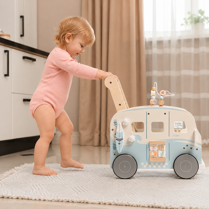 Les premiers pas hésitants avec notre chariot de marche bébé