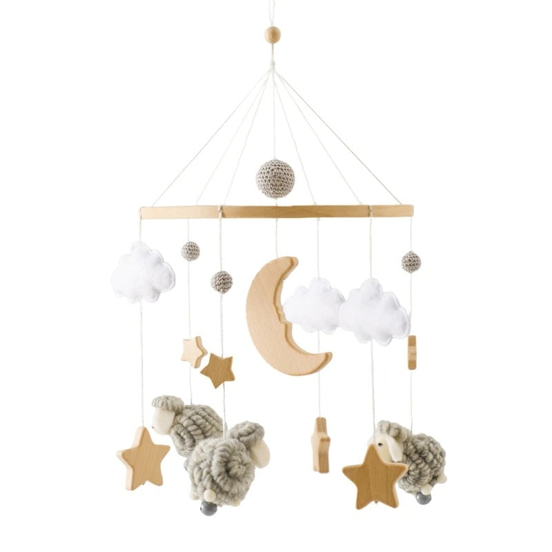 Mobile bebe avec moutons gris