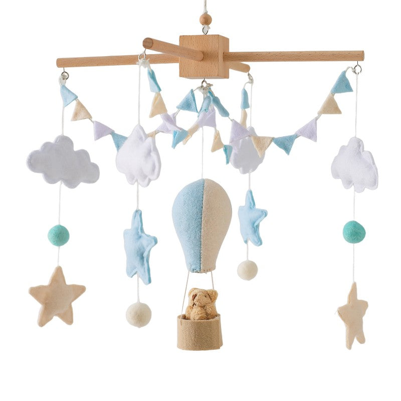 Mobile bebe bois, feutrine et montgolfière bleu-marron