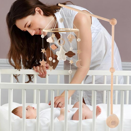 Mobile bebe éveille la magie dans le berceau