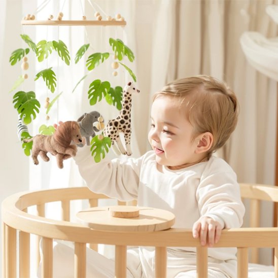 Mobile bebe la tendresse qui l'accompagne 
