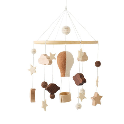 Mobile bebe montgolfière feutrine marron étoile et lune en bois