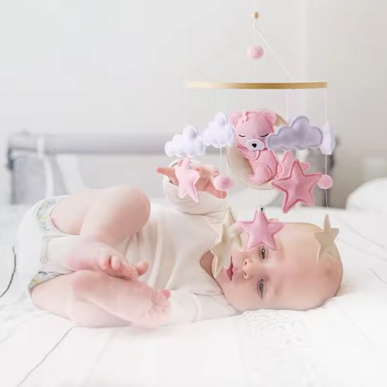Mobile bebe stimule les mouvements des membres