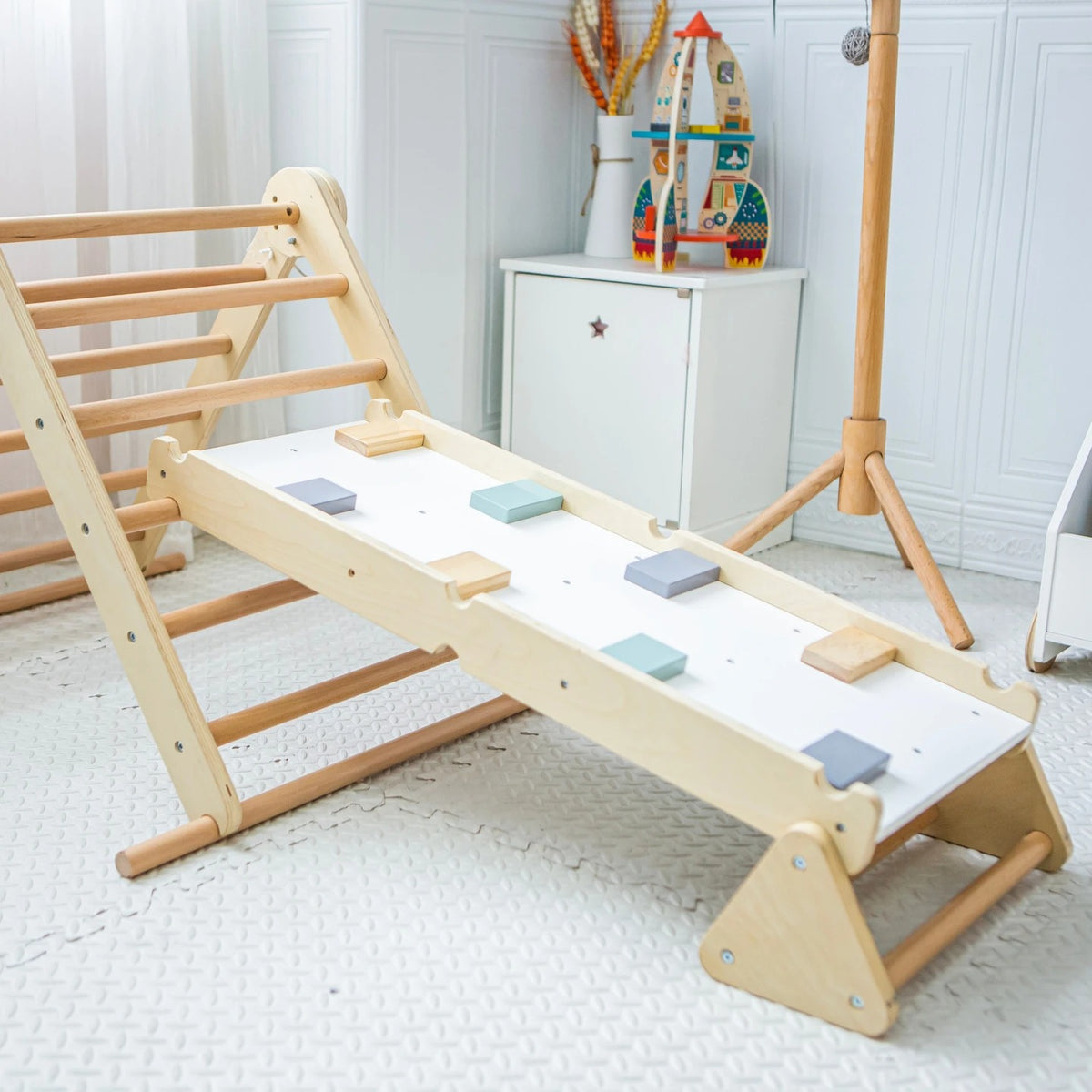 Parcours motricité bébé bois pour les escalades à la maison