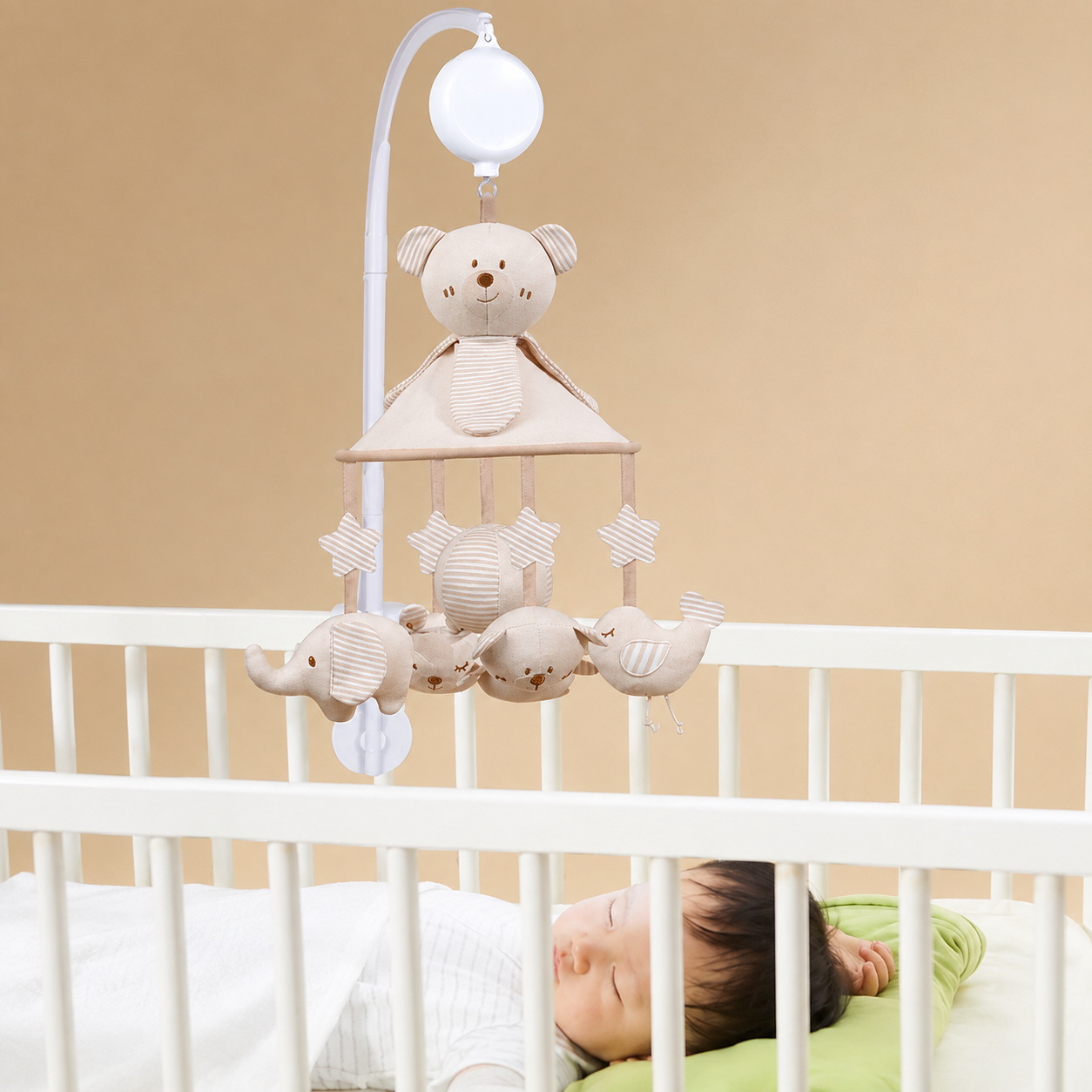 Sommeil paisible sous ce mobile bebe en coton