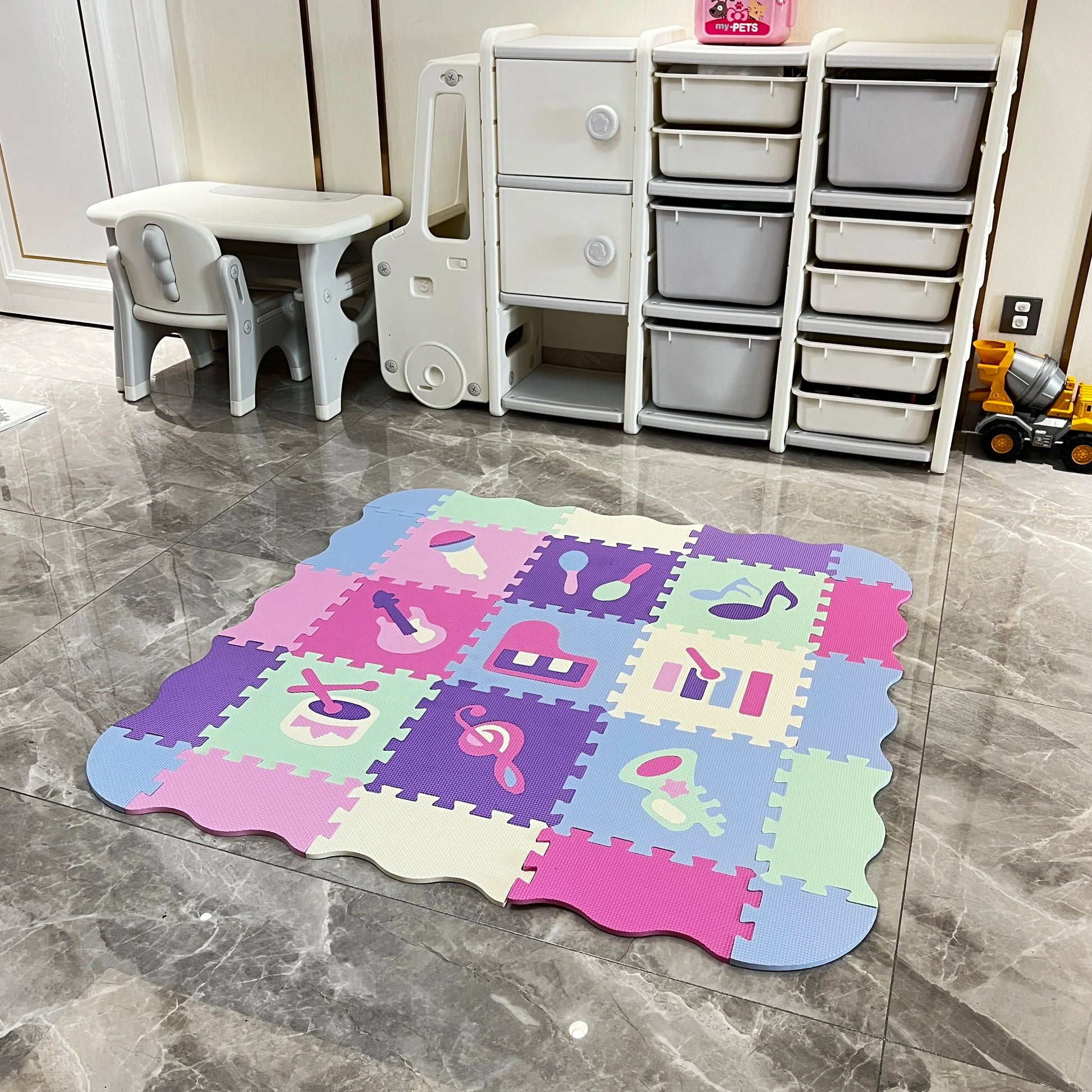 Tapis anti chute bebe complète le coin de jeu