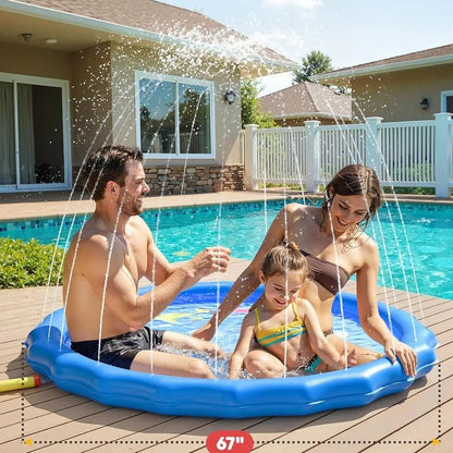 Toute la famille dans le même tapis d'eau bébé