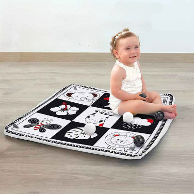 A 2 ans et lus le tapis d'éveil bébé se transforme en tapis de sol pour des jeux libre sur un sol doux